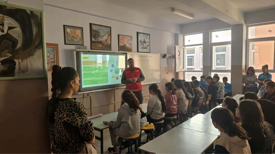 KURUMUMUZDA KIZILAY TARAFINDAN İLKYARDIM SEMİNERİ VERİLDİ